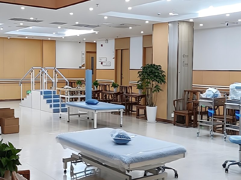 失能老人护理:家庭与社会的共同责任